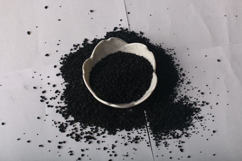 Activated carbon for oil sweetening catalysts