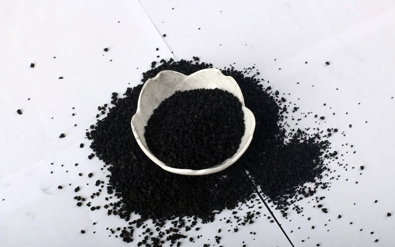 Activated carbon for oil sweetening catalysts